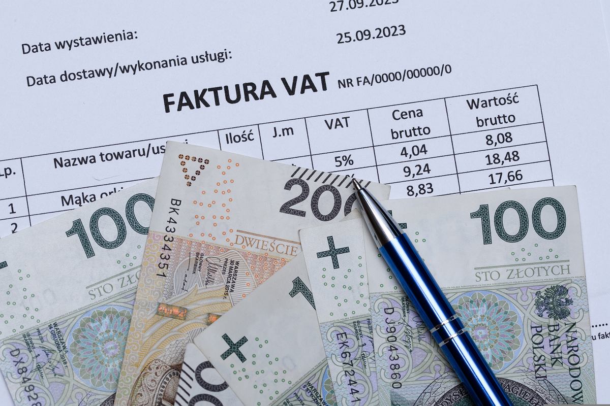 Faktura bez VAT – Kto Może Wystawić i Co Musi Zawierać? Praktyczny Przewodnik